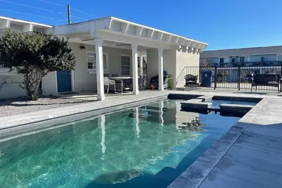 Image de Private Pool Home with ocean views and steps away from the beach!