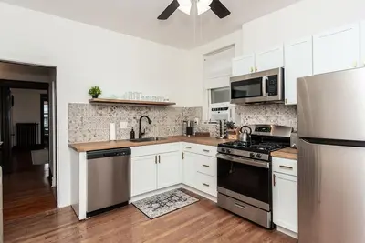 Image de ☆ Charming 3br Historic/Renovate ☆ Near Downtown/Park ☆