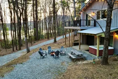 Image de Blue Ridge Hideaway at Lake Toxaway w/ Hot Tub