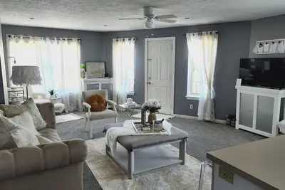 Image de Lovely Lakewood: Entire 2 bdrm unit. Minutes from downtown, Airport, hospitals!