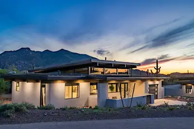 Image de Relax in this Stylish Casita Located In The Heart Of Carefree, Arizona