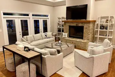 Image de Luxury Lake Lanier Estate + Double Dock