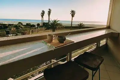 Image de Coup de cœur pour ce cosy T2 avec vue imprenable sur la mer - 4gsud101