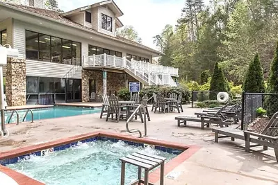 Image de 5 Min to Downtown Gatlinburg and the Smoky Mountains 2 bed 2 bath combined Villa