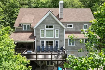 Image de Timber Ridge Falls | Luxurious, Timber Frame Lodge | Hot Tub and Waterfall