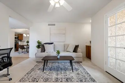 Image de Great Location 2 bdrm Condo- Pickleball, Pool, Walking Paths, Gym, Golf Shopping