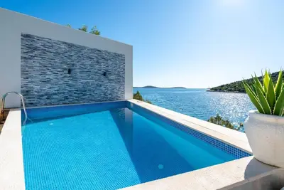 Image de Maison pour la famille près de la mer et avec la piscine Baie Ljubljeva, Trogir (K-19258)