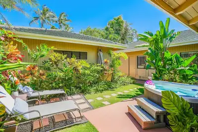 Image de Garden view home with lanai, Ac in every room, pool & tennis - walk to beaches