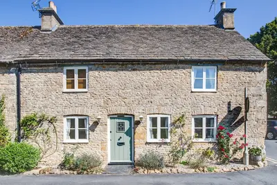Image de Beautifully presented dog friendly holiday cottage in the Cotswolds with a courtyard garden - Heath