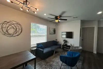 Image de Serenity Bungalow Near Armature Works & Riverwalk