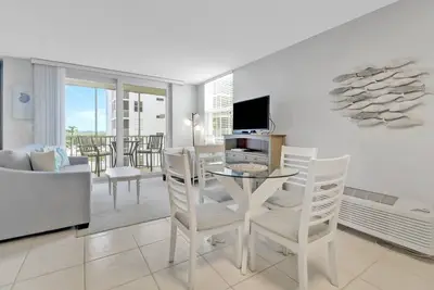 Image de Beautiful Beach Getaway! Beach Gear! Free Parking, WiFi & Over $100 Free Daily Activities!
