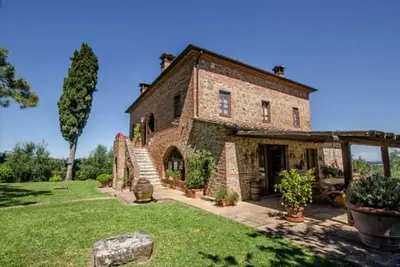 Image de Fantastic villa with view. Pool, children's playground