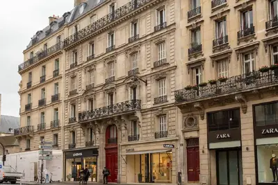Image de Beautifully Vintage- Stunning Art Decor In St Germain Des Pres