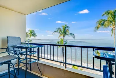 Image de Experience Bliss: Beachfront Panoramic Ocean Views at Sugar Beach Resort Ph27!