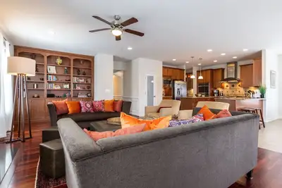 Image de Gorgeous 3000+ Sf, 5br, 5ba -10 min to Dc - Families, Arlington Cemetery