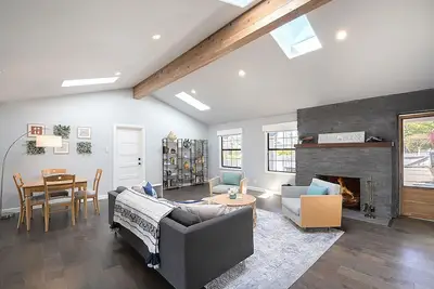 Image de 3849 La Vista Portola - Spacious, Mountain Views