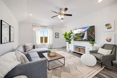 Image de Fay Getaway - 2 miles from Dt Fayetteville