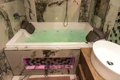 Image de Appartement-de Luxe-Salle de bain privée séparée-Jacuzzi