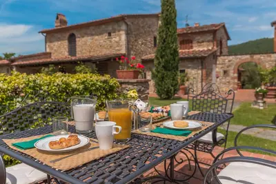 Luxury  stone villa with infinity pool, jacuzzi corner, Wi-Fi, gym room, sleeps 11