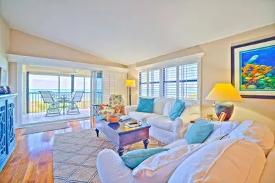 Image de Tarpon Beach 112 offers the Best Beach View! Stunning, Top Floor, Corner Unit