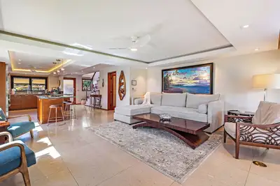 Image de Elegant Puamana Home with top quality finishes, Ac, w pool in tropical oasis.