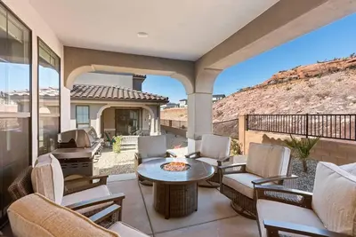 Image de Casa De Pazos: Waterslide + Lazy River, Foosball Table!
