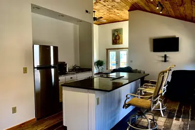 Image de Horse Friendly Barn Apartment with central location to hiking biking brewery’s