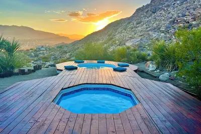 Image de Neon Moon: The Cosmic Experience w\/ Pool & Spa