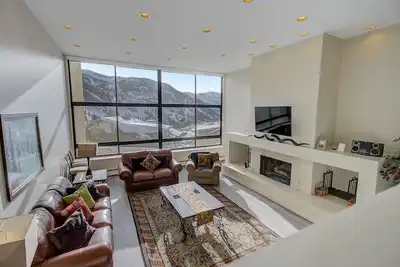 Image de New, Gadzoom Manor - ski-in\/out to Snowbird