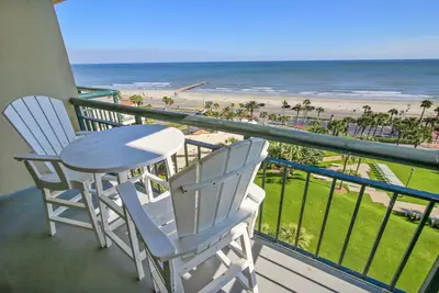 Luis Landing | Stunning Beach Views!