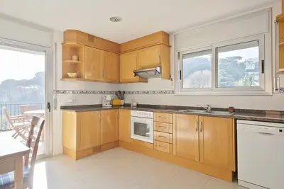 House on the beach with pool, for 9 people.