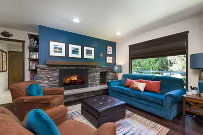 Image de Well-furnished Hiker's Retreat, Centrally located for visiting the Onp; Sleeps 8