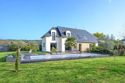 Image de Le Hameau De Bizole - Magnifique Maison contemporaine avec piscine chauffée!