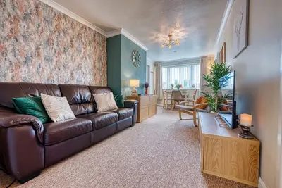 Image de Heather Apt | 3 bedrooms | Sleeps 6 | Southam Centre |Close to Hs2 Coventry, Rugby & M40 | Inspire Homes