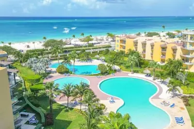 Image de Luxury Eagle Beach Condo at Oceania 334 by Bocobay