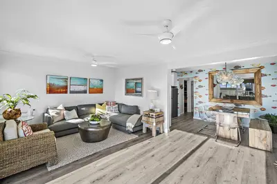 Image de Pufferfish Ocean View Beach Retreat Steps To The Beach with Ac