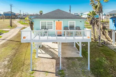 Image de Caisson Cottage - Cozy Home a Short Walk to the Beach