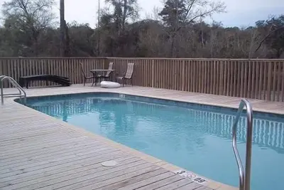 Image de Beautiful Bungalow on Bon Secour River! !
