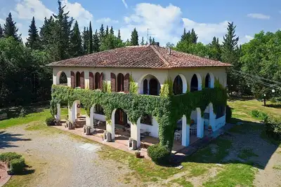 Splendid Chianti Tuscany Villa with Panoramic Pool, Cypress Trees-Lined Drive
