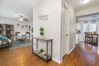 Image de Idyllic Lakeview Home| Modern Paradise| 3bd-2. 5ba