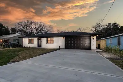 Image de Fresh clean luxurious, Galveston beach close, kemah shopping and more