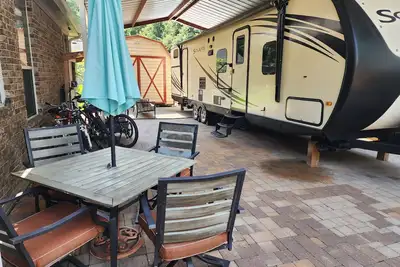 Image de Glamping in the Suburbs