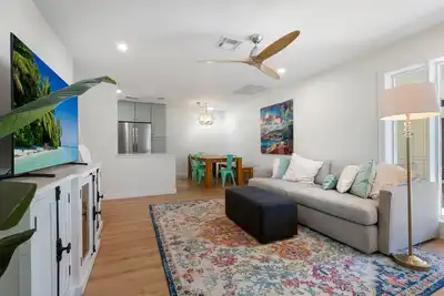 Image de Mid-Century 3/2 Near Downtown/Siesta Key/Smh