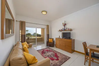 Image de Sea View Apartment with Beach Access in Quinta da Barracuda Gated Condominium