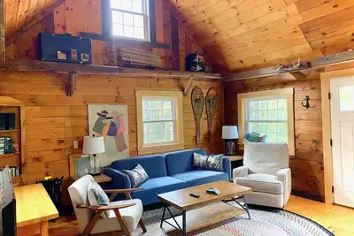 Image de Cozy & Pet-Friendly Log Cabin with Access to a Private Beach!