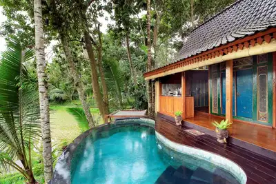 Image de Luxury Antique Villa w\/ Outdoor Pool!