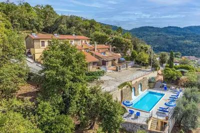 Image de Bel appartement avec piscine, Wifi, balcon, animaux admis, vue panoramique et parking
