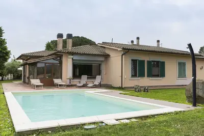 Image de Maison de vacances privée avec climatisation, piscine privée, Wifi, Tv, animaux admis, parking
