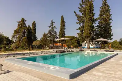 Image de Bel appartement dans une maison de vacances avec piscine, Wifi, Tv, terrasse et parking