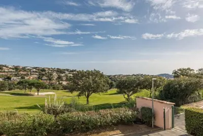 Image de Les Maisons du Golf by Interhome